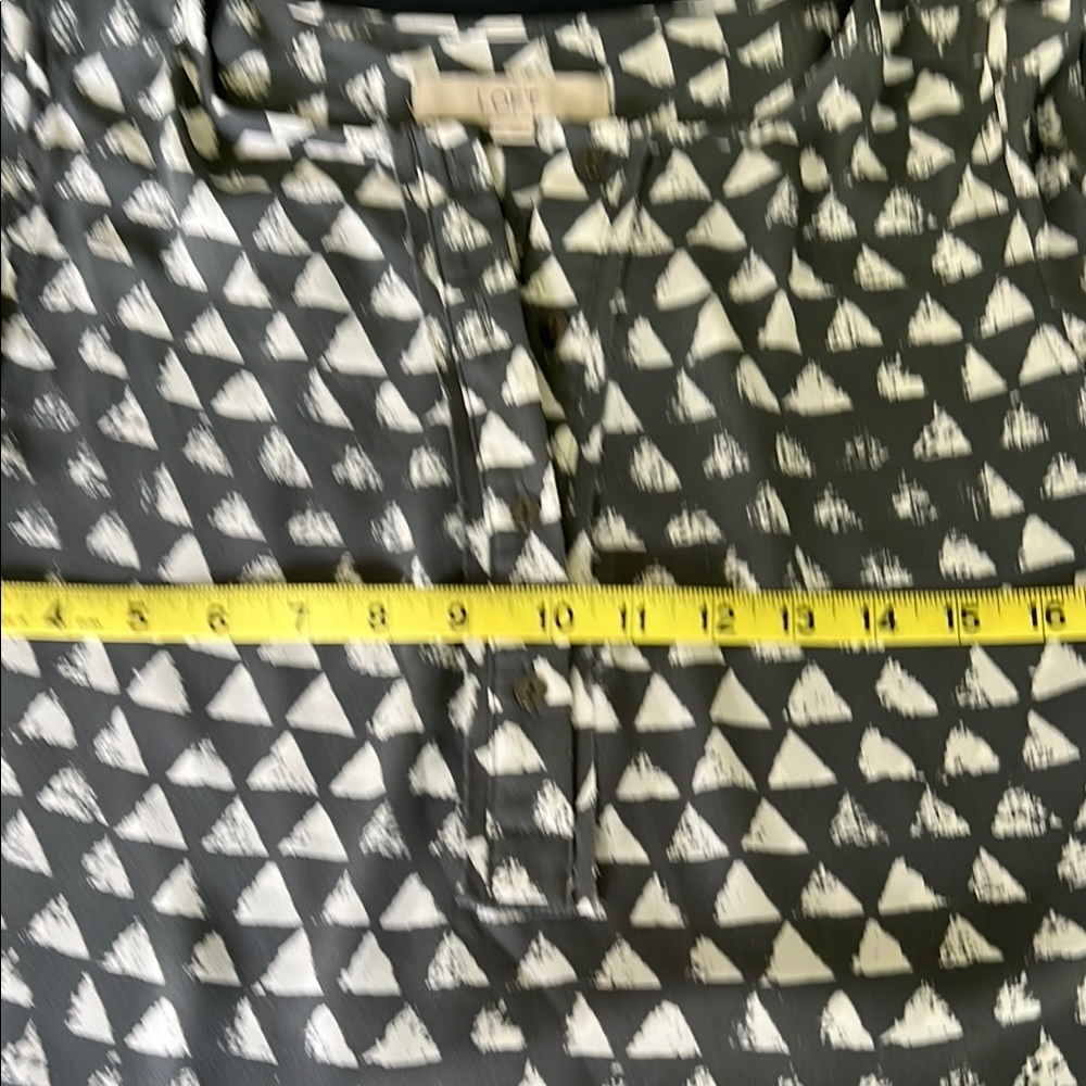 LOFT Monochrome Triangle Print Top